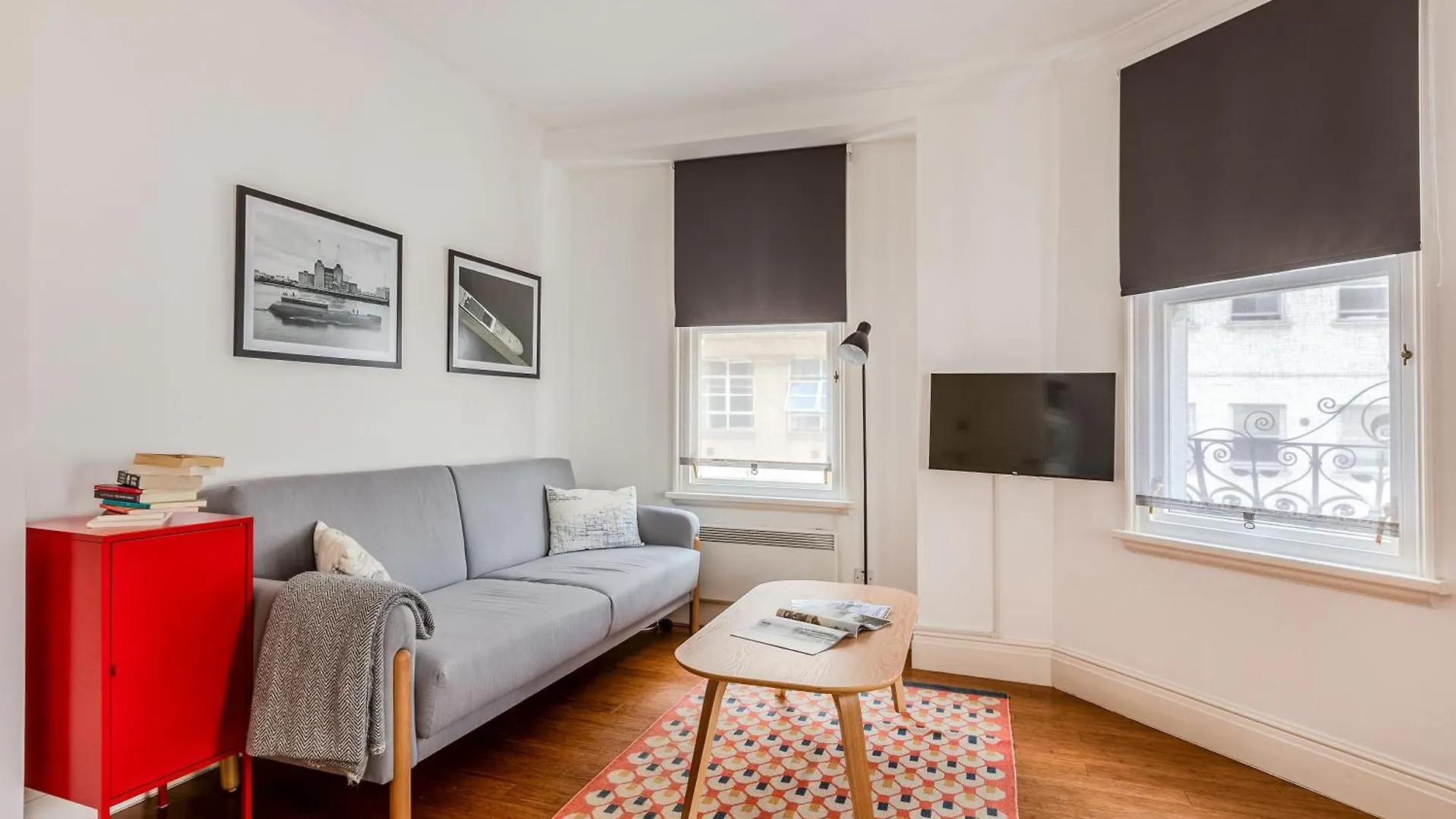 Central 1Br Apt, City Of London, 2Min Aldgate Tube contacts